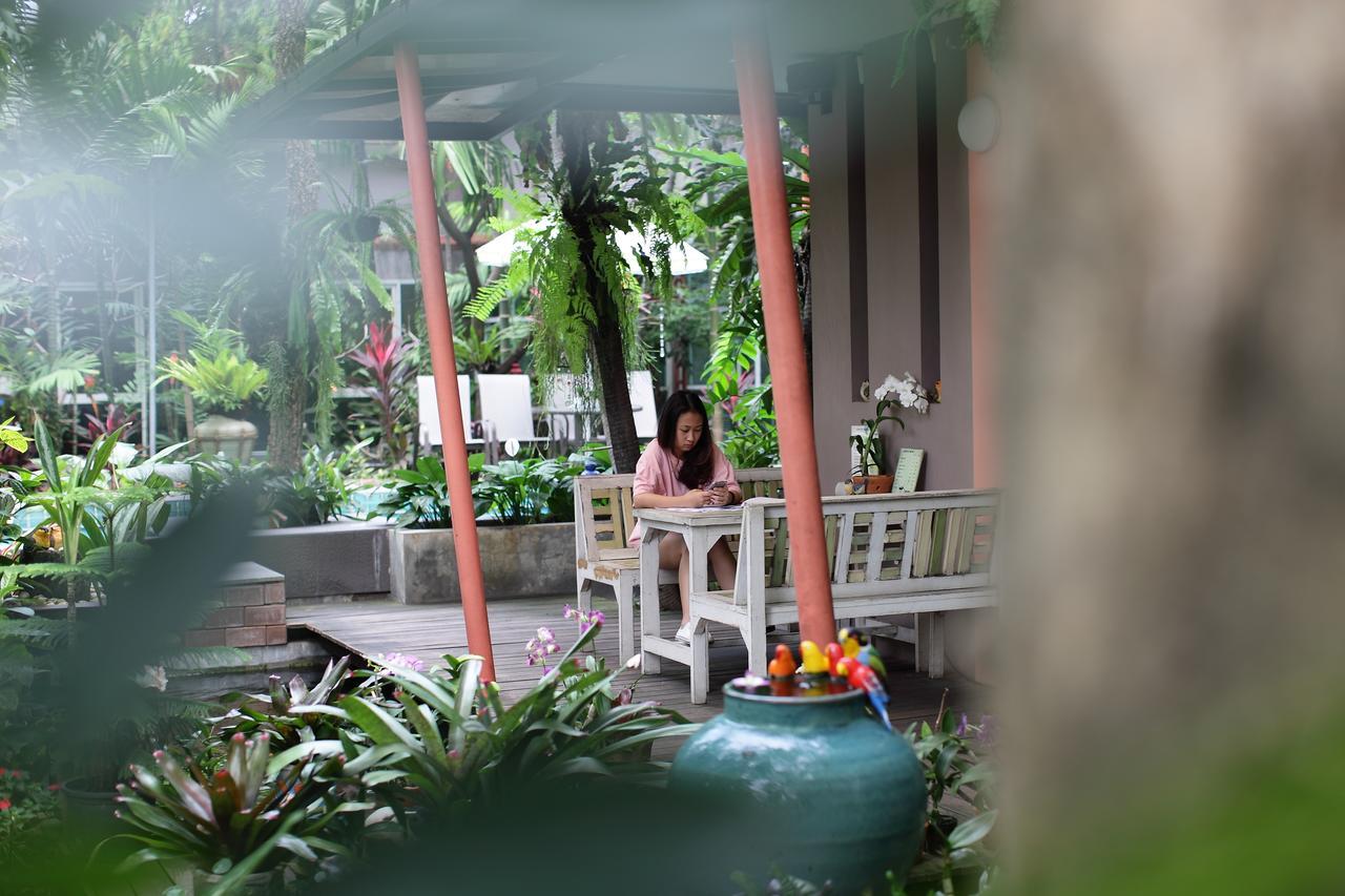 Serene Bangkok Bed And Breakfast Exterior foto